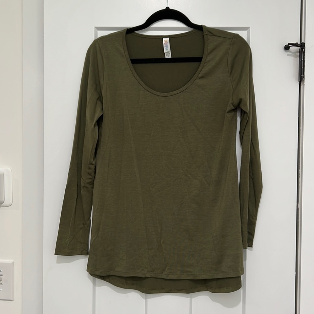 LuLaRoe Lynnae women's long sleeve shirt